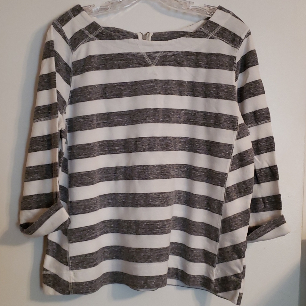 Lou & Grey 3/4 sleeve lightweight sweatshirt